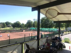 Boka tennisbanor i sommar via MATCHi